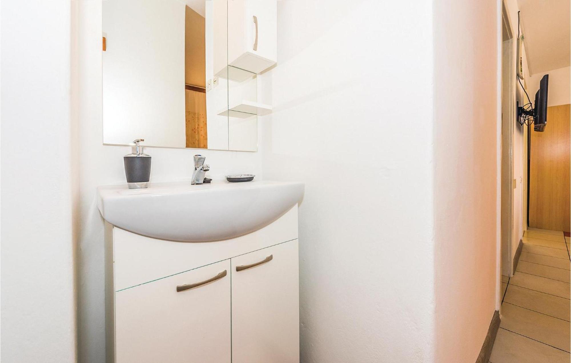 Beautiful Apartment In Jadrija With Kitchen Exterior foto
